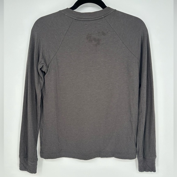Faherty Cloud Henley in Washed Black Grey - Picture 5 of 5